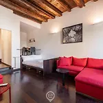 Piazza Yenne Apartment