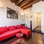 Piazza Yenne Apartment
